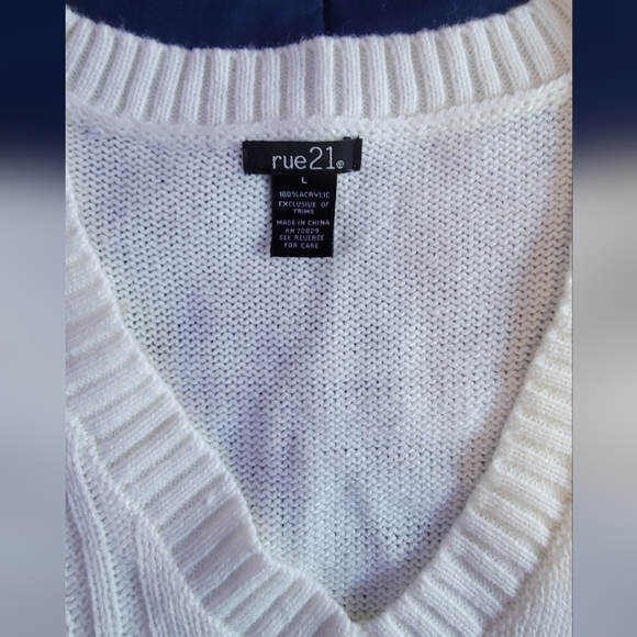 Rue 21 sweater vest - Picture 3 of 3